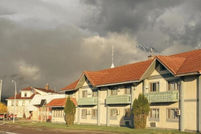 Отель Stork Nest Inn  Смитерс